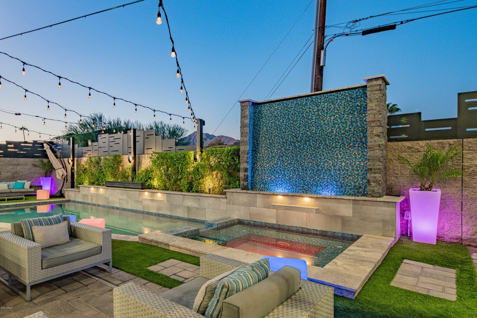 Camelback House - Image 35