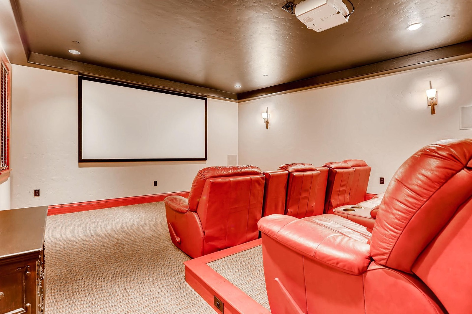 Snow Manor - Image 15