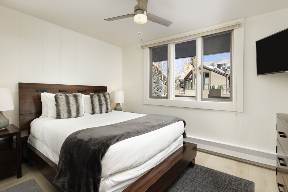 Waters Home - Image 8