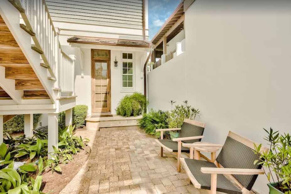 Water House - Image 39