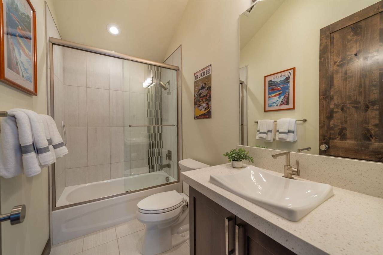 Jacobson House - Image 20