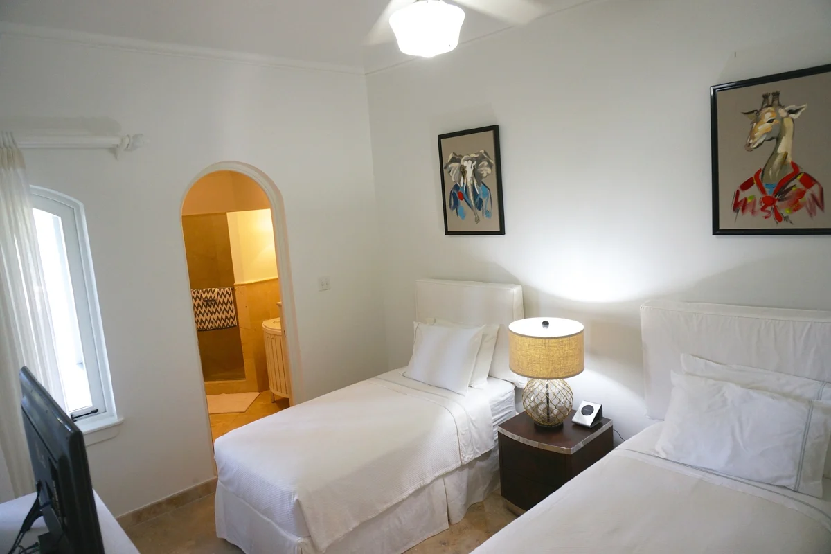 Royal Palm Manor - Image 11