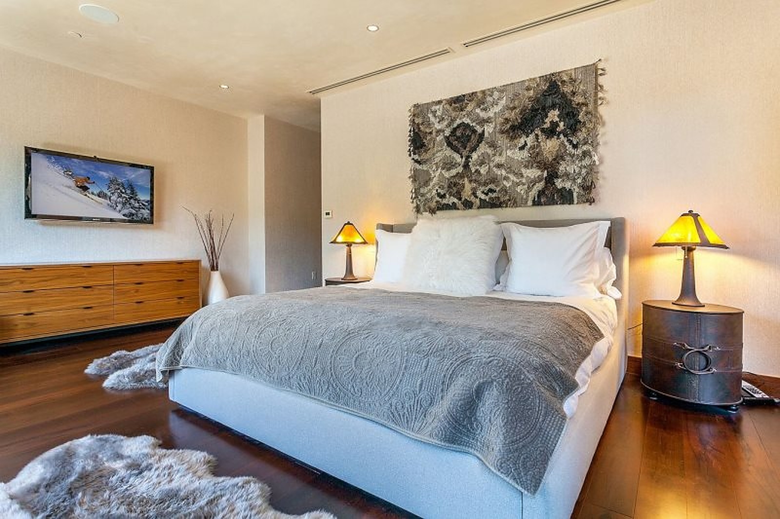 East House - Image 13