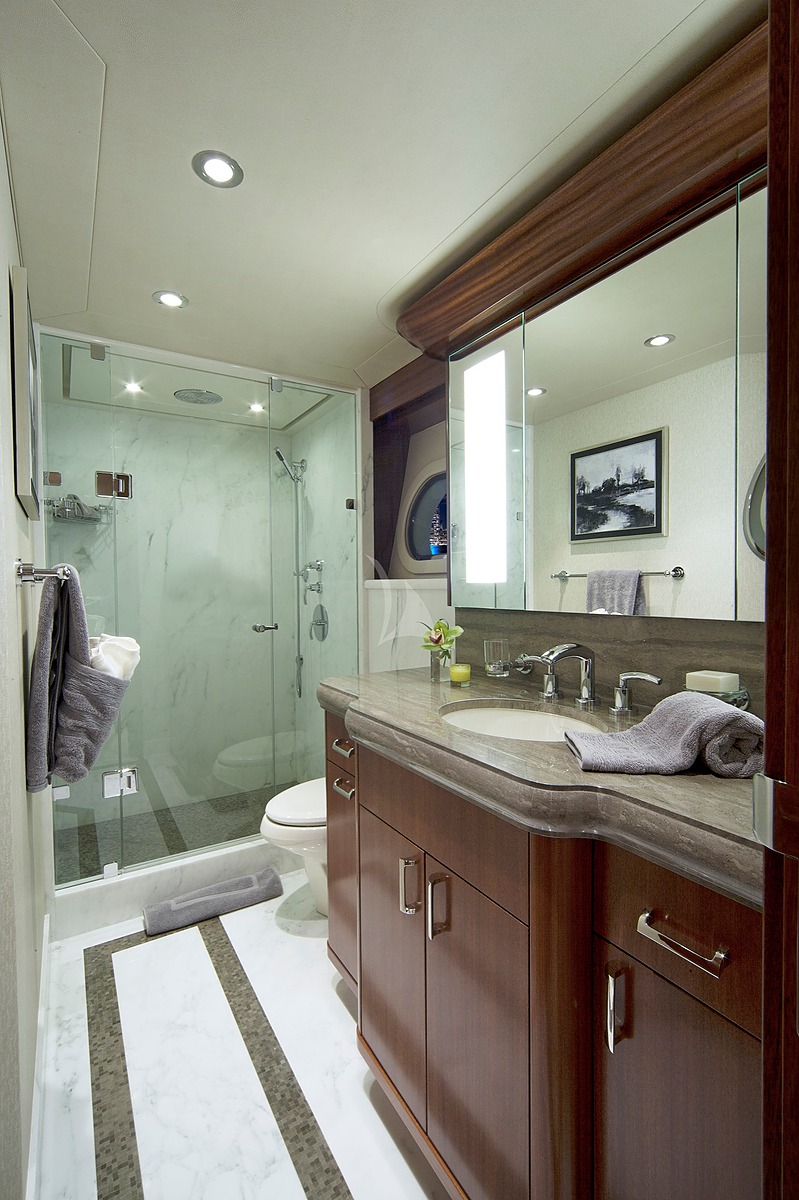 Pipe Dream Yacht - Image 14