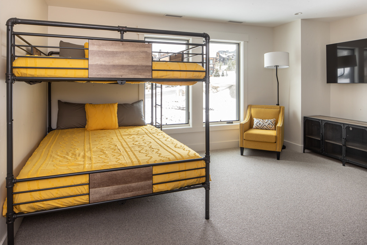 Lone Mountain House - Image 17