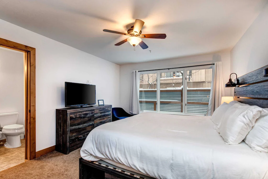 Warnick Manor - Image 23