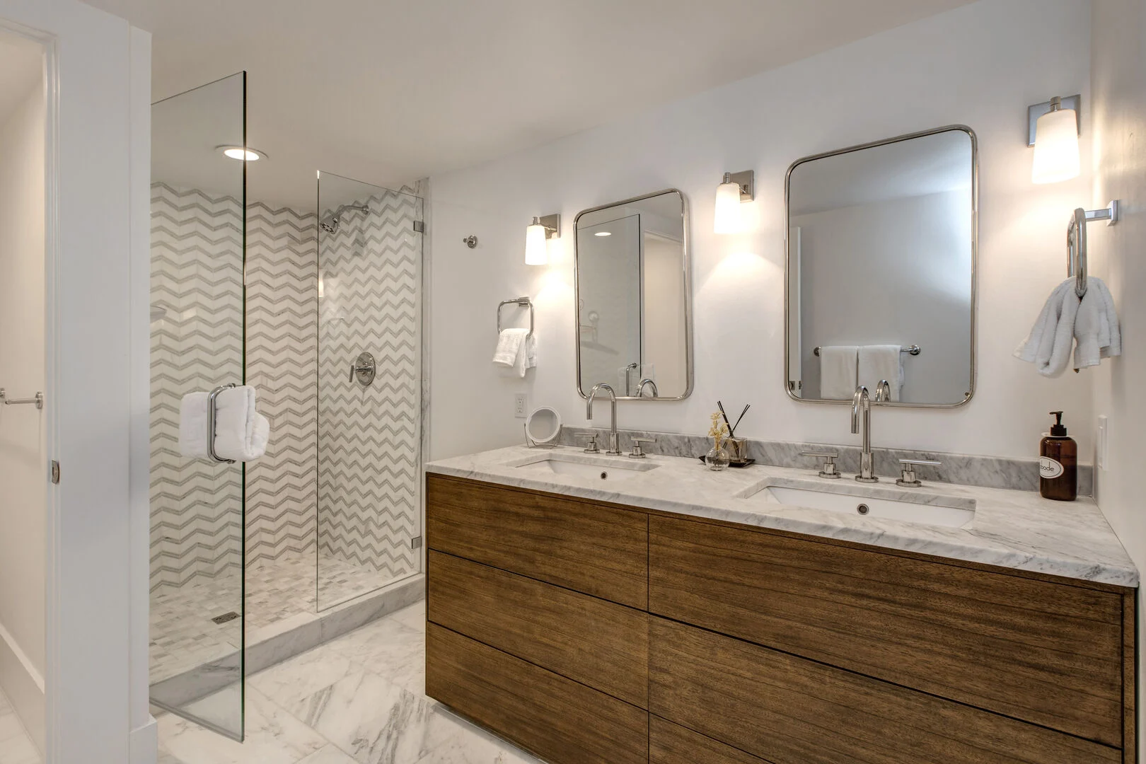 Deer House - Image 36