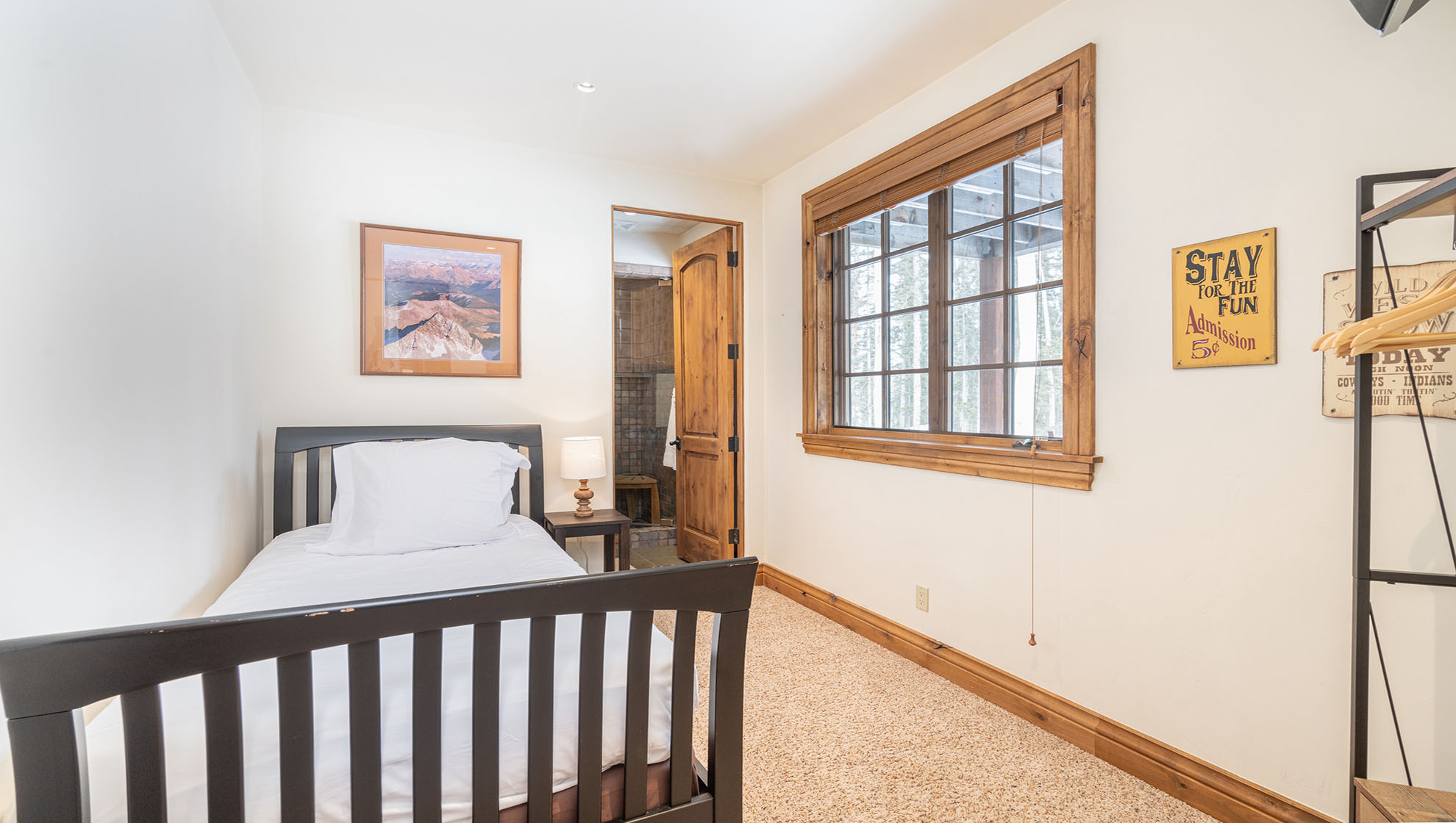 San Joaquin Manor - Image 32