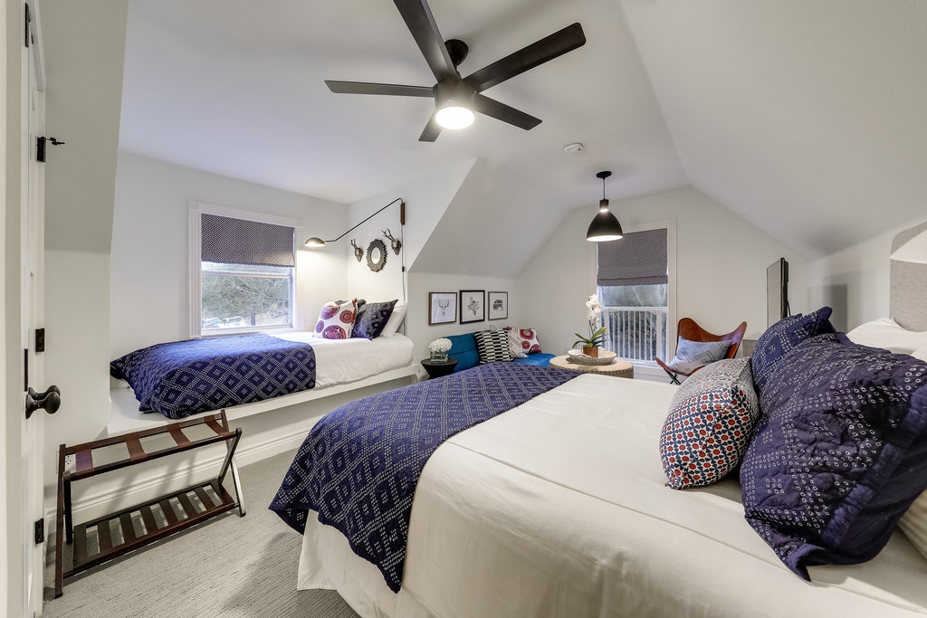 Hideaway Manor - Image 34