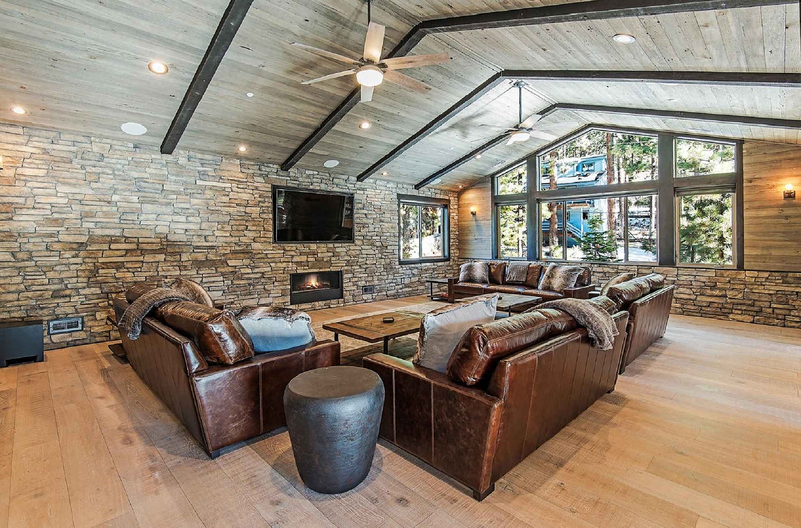 Trail Manor - Image 6