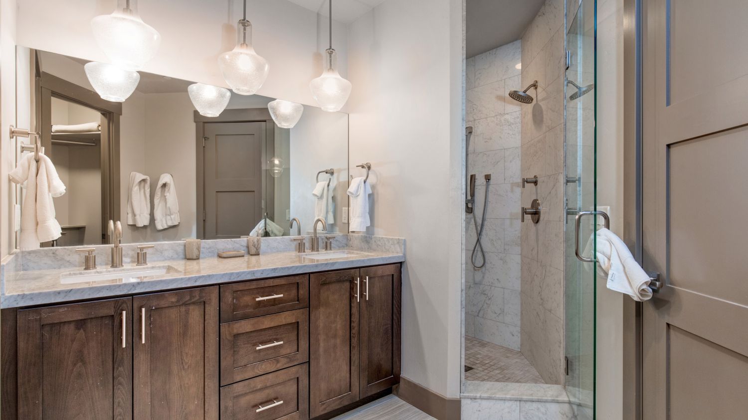 Empire House - Image 14