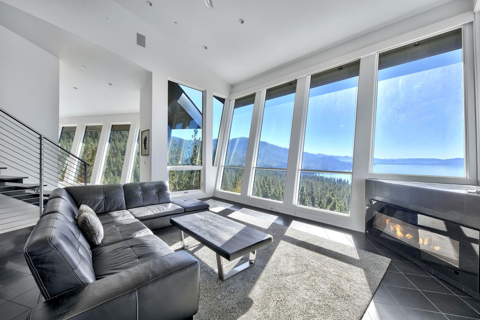 Point Place Home - Image 4