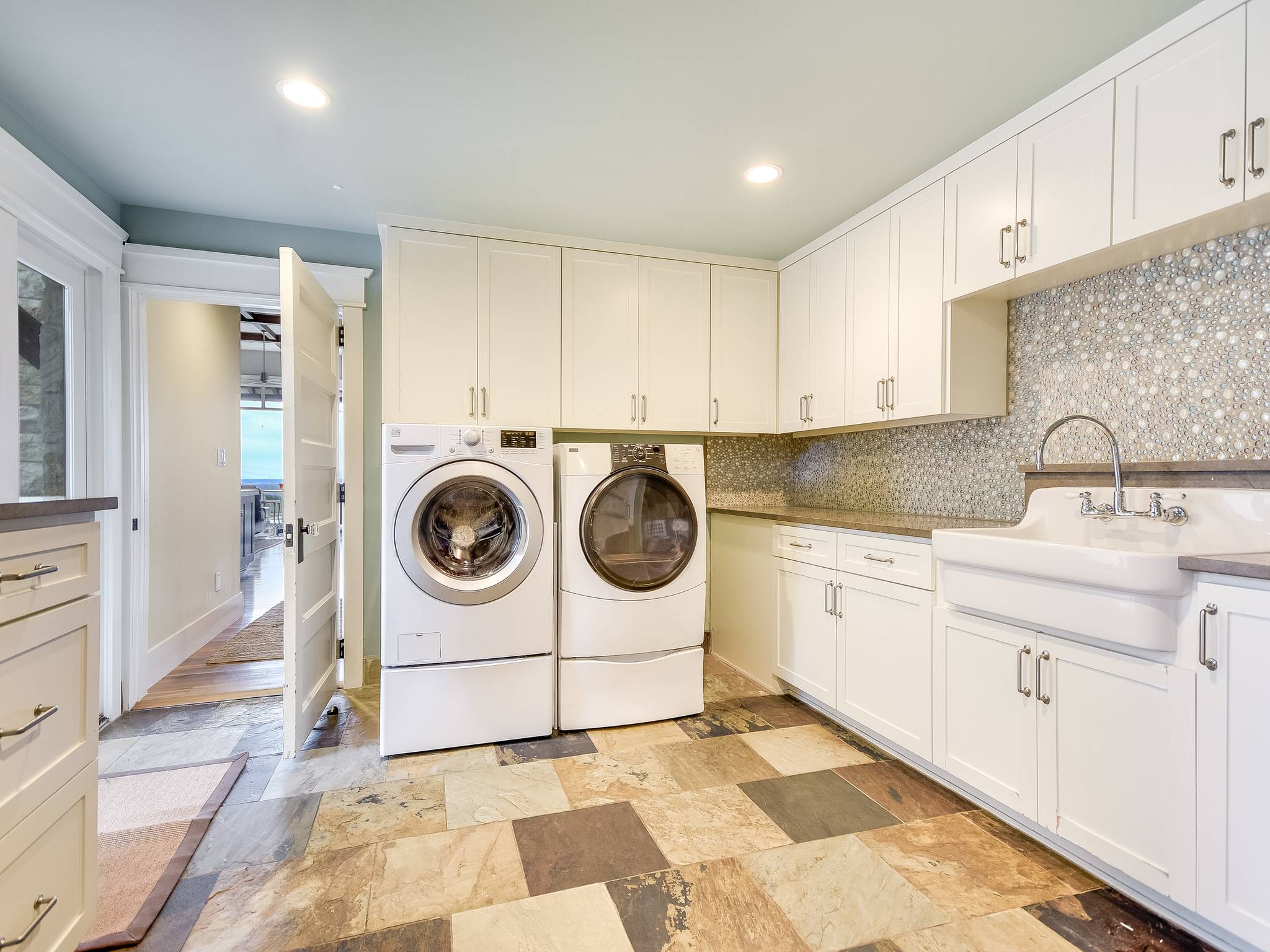 Walker Manor - Image 17