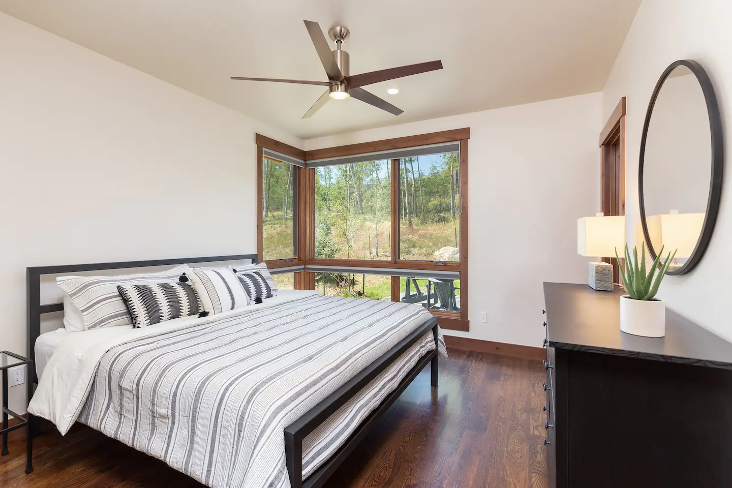 Summit Home - Image 12