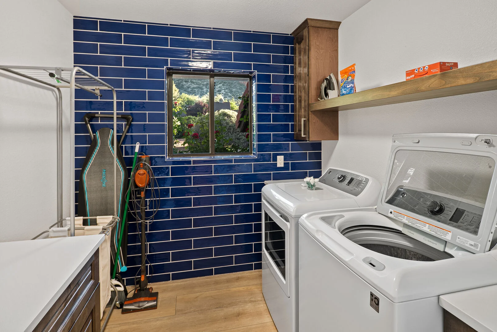 Saddle Peak Home - Image 33