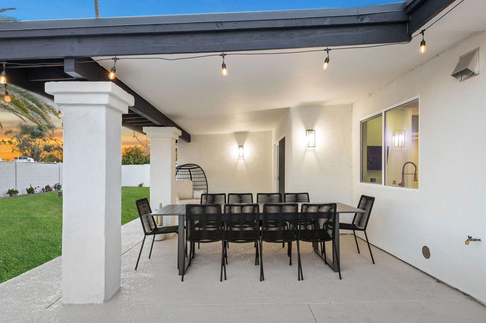 Bee Brush House - Image 25