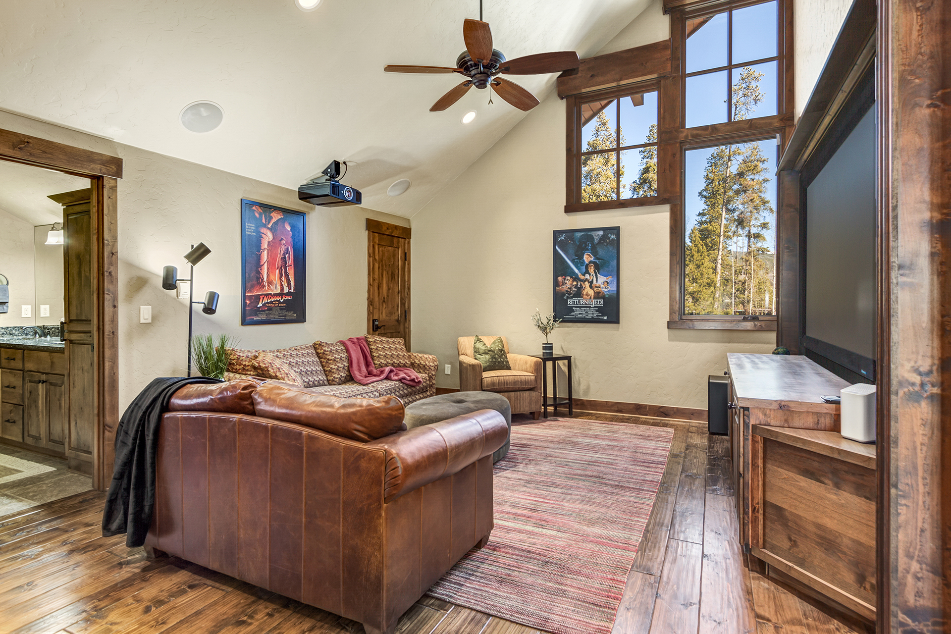 Twin Peaks Lodge - Image 16