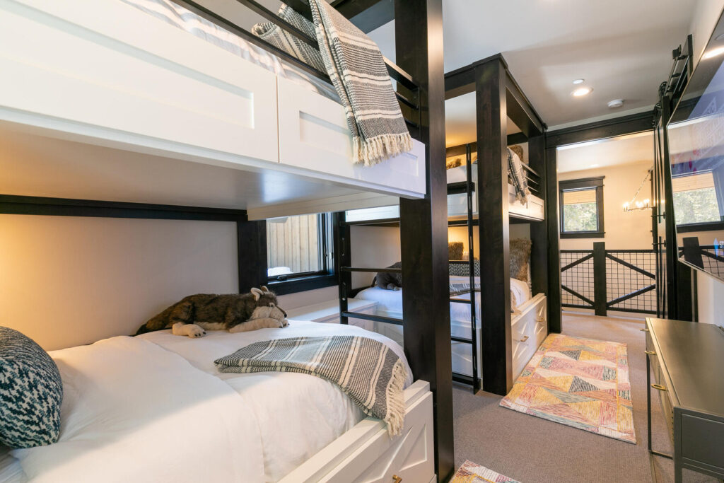 Red Fir House - Image 21