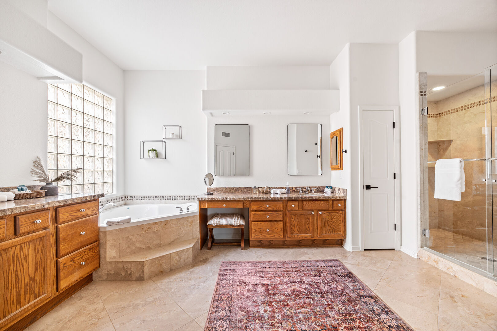 Nisbet House - Image 18