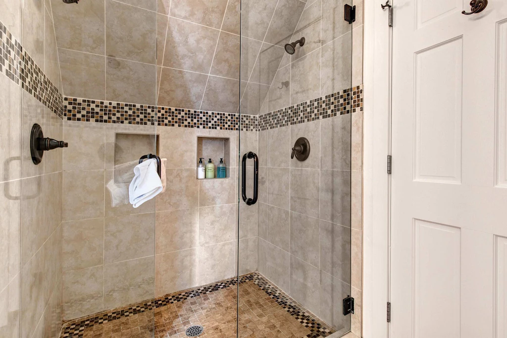 Warnick Manor - Image 45