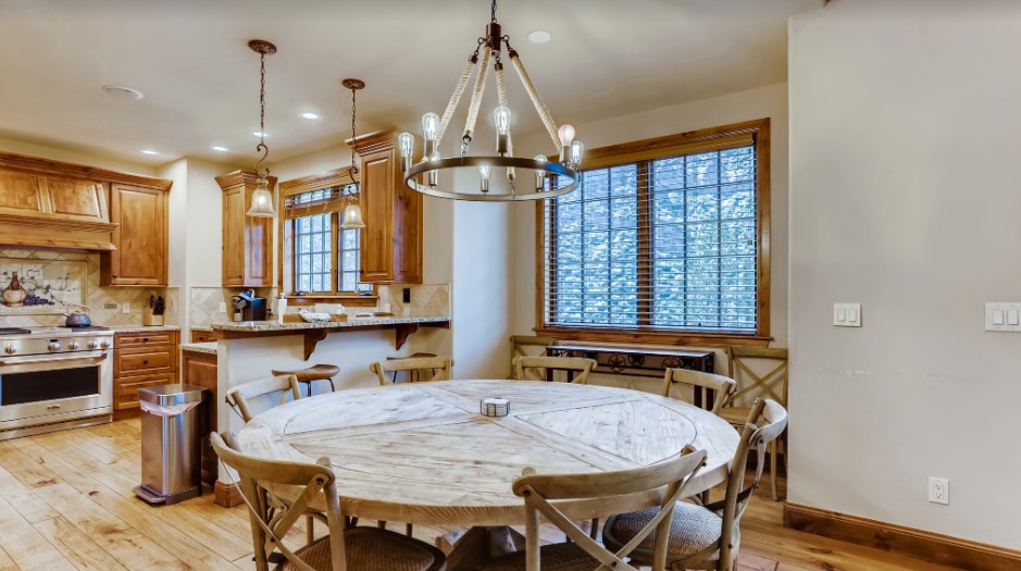 Timberline Place - Image 3