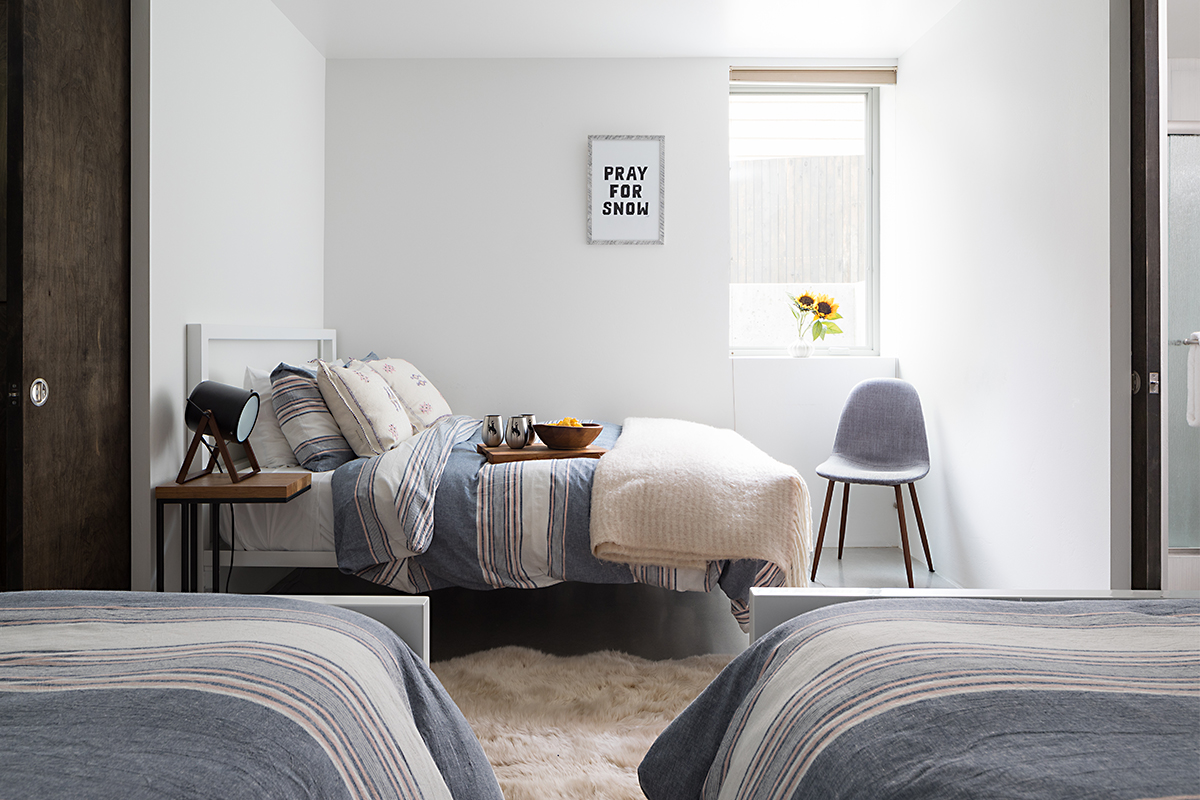 Yellow Mules Home - Image 13