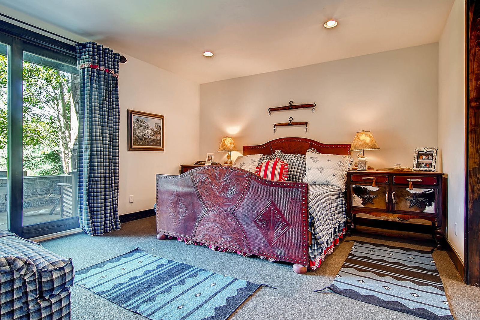 Country Club Manor - Image 12