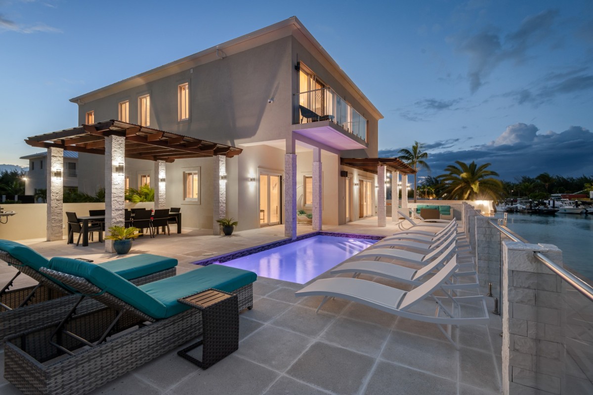 Kira Isle Home - Image 33