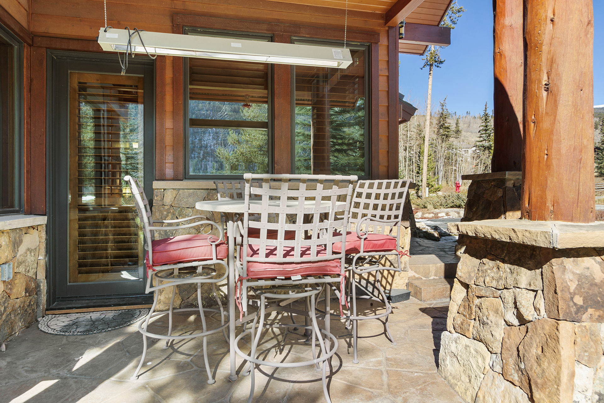 Twin Peaks Lodge - Image 38