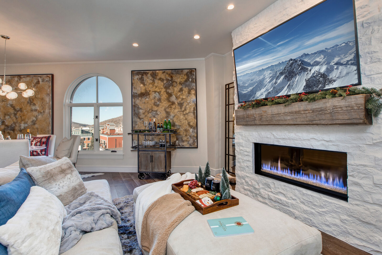 Silver Home - Image 5