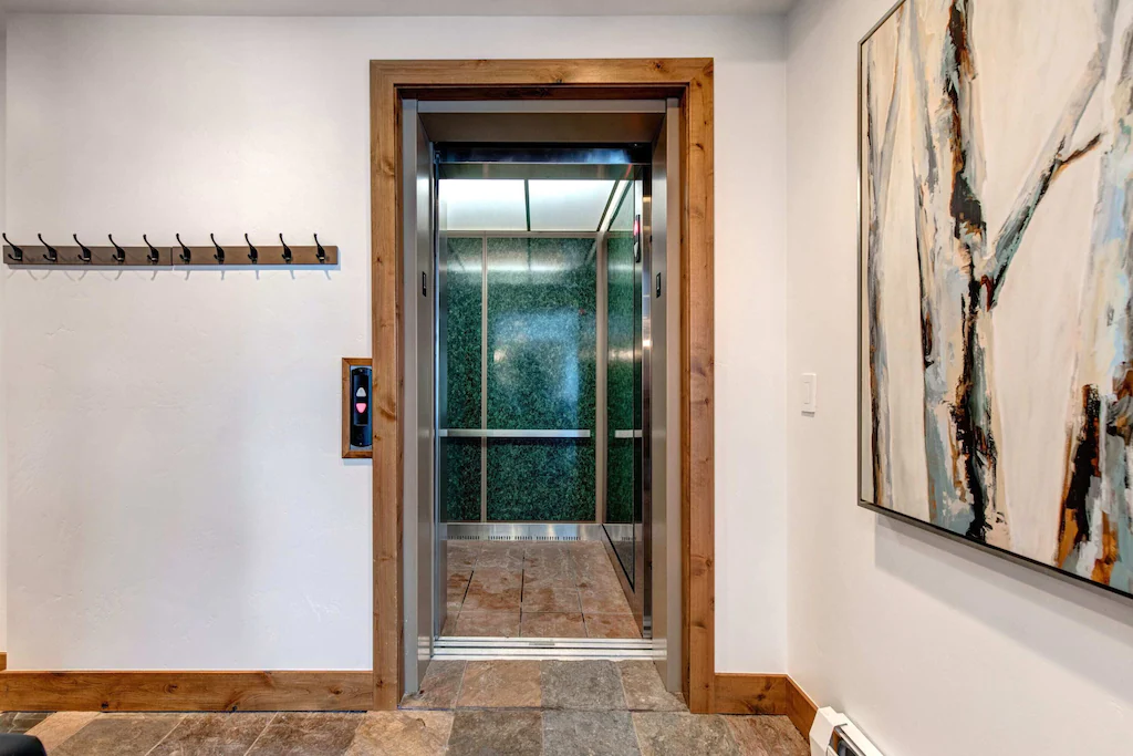 Warnick Manor - Image 22