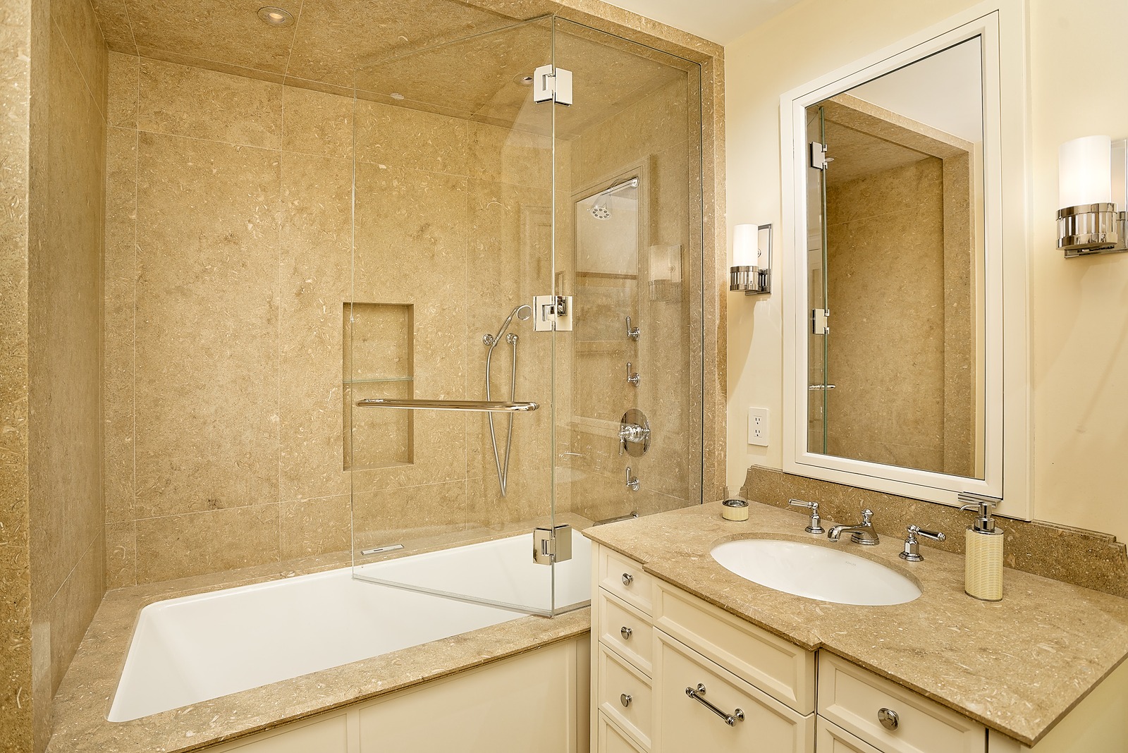 Roaring Manor - Image 33