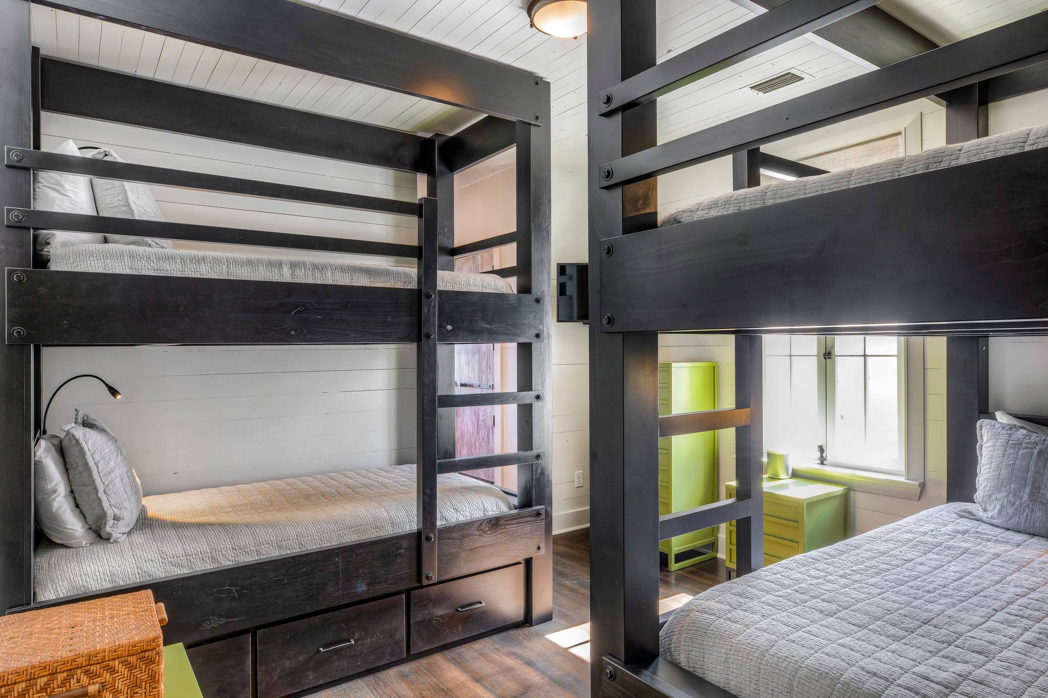 Leatherjack House - Image 24