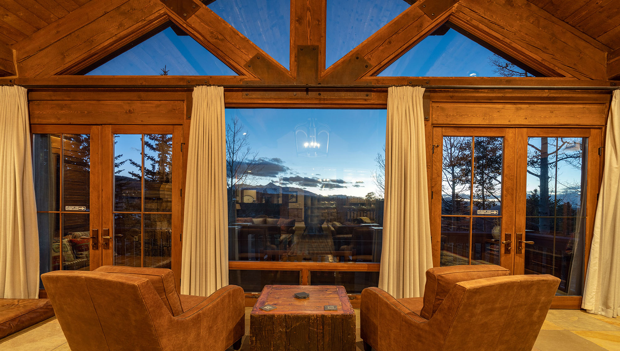 Peaks Manor - Image 11