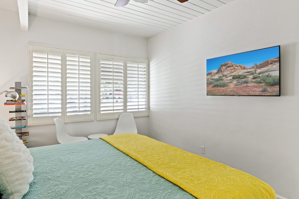 Mid Century Ranch - Private Resort-style Pool! - Image 2