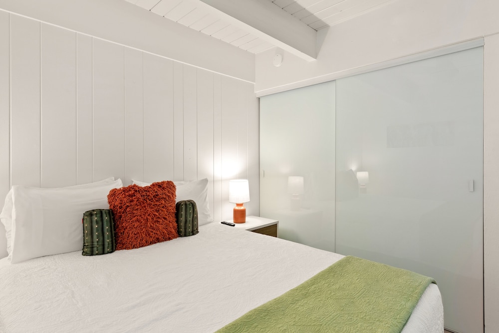 Mid Century Ranch - Private Resort-style Pool! - Image 5