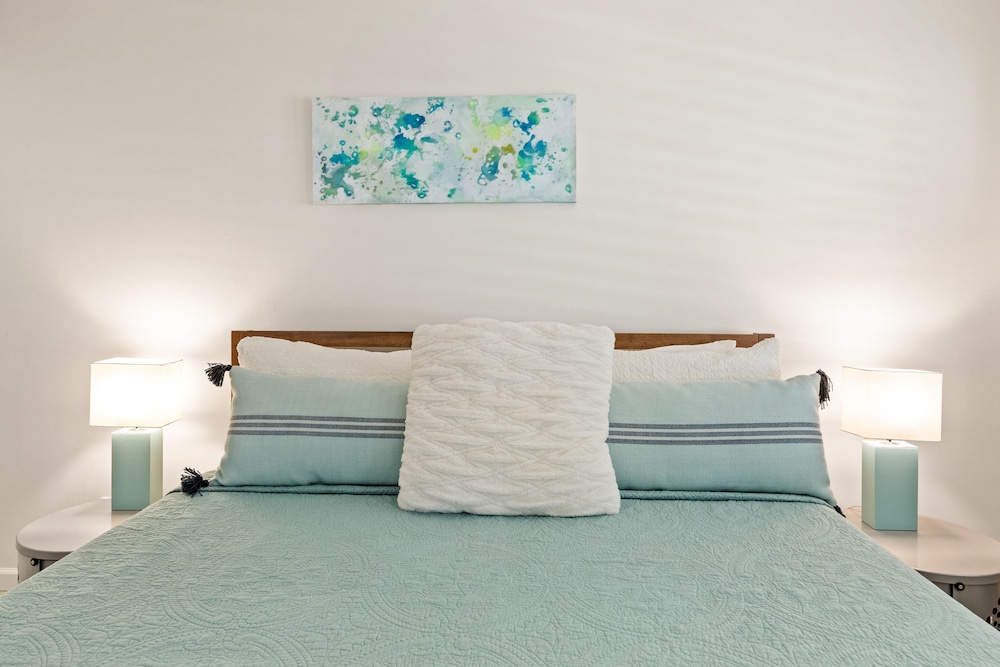 Mid Century Ranch - Private Resort-style Pool! - Image 9