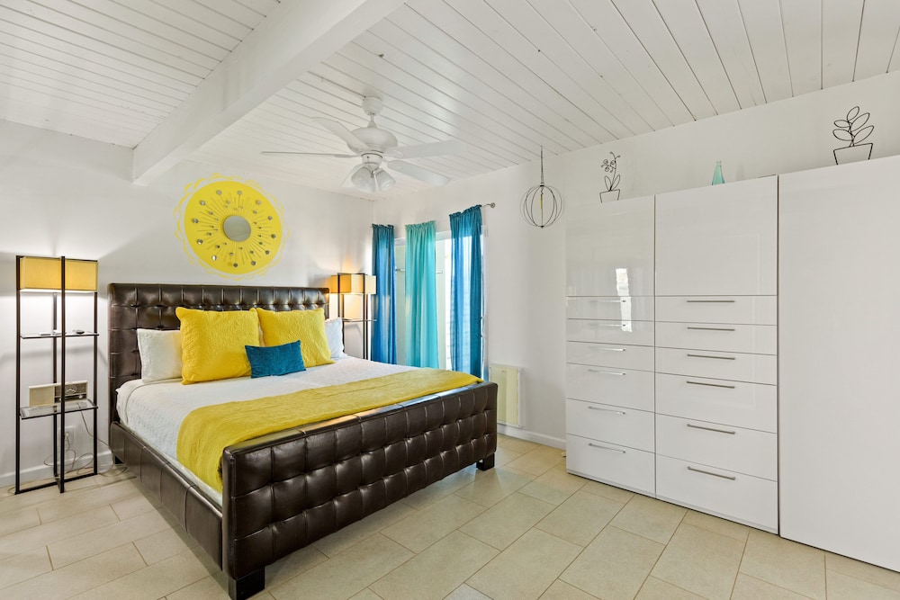 Mid Century Ranch - Private Resort-style Pool! - Image 10