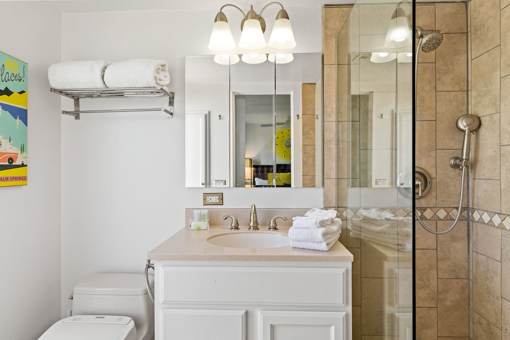 Mid Century Ranch - Private Resort-style Pool! - Image 18