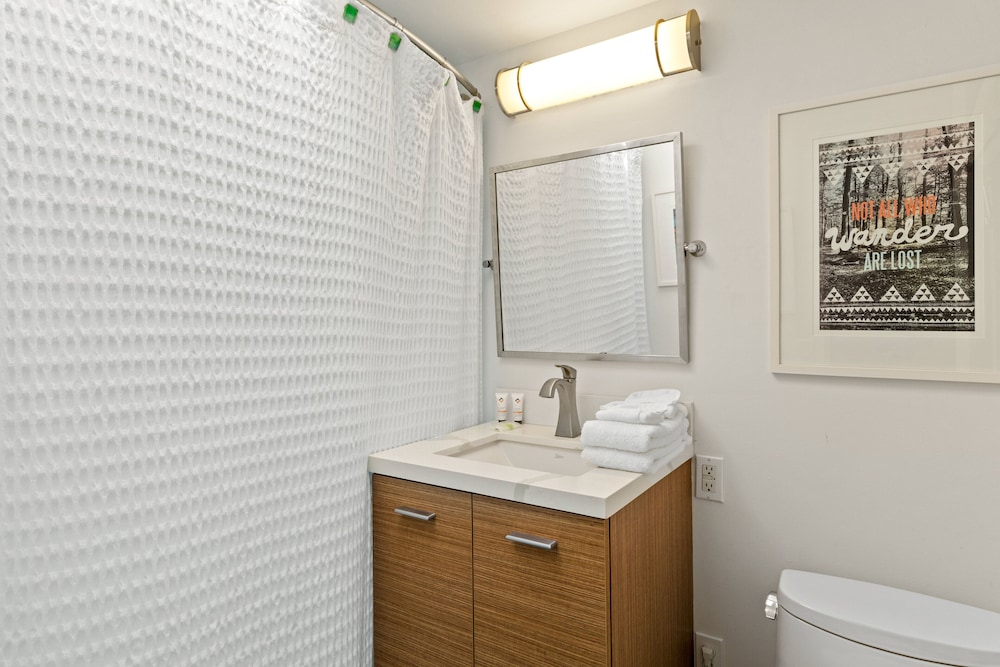 Mid Century Ranch - Private Resort-style Pool! - Image 20