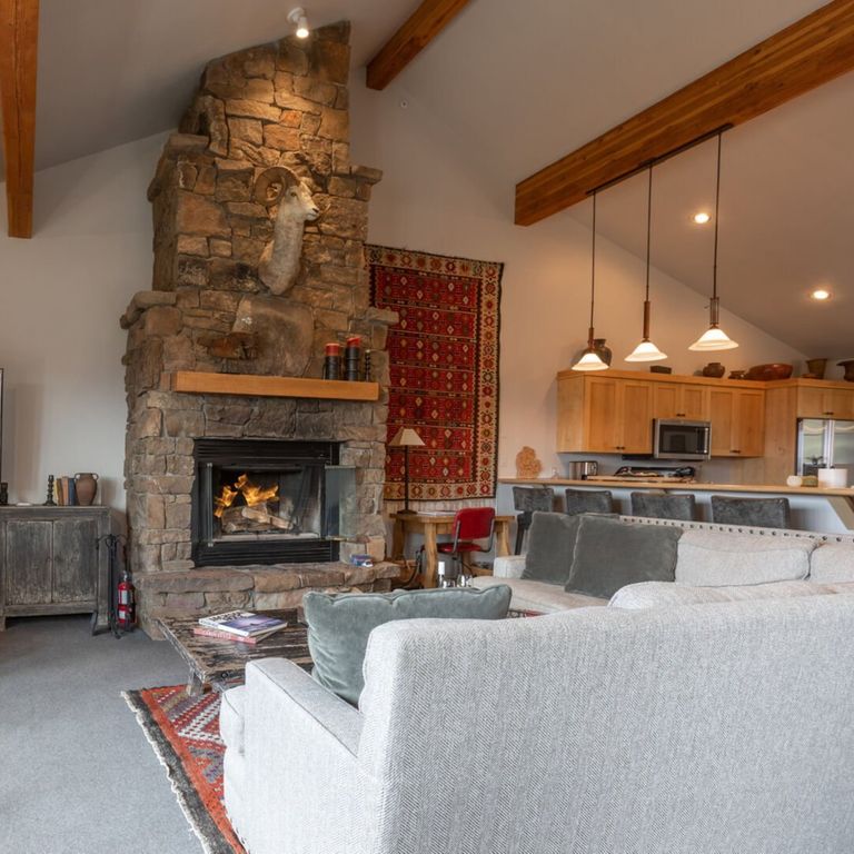 Baylee Home - Image 2