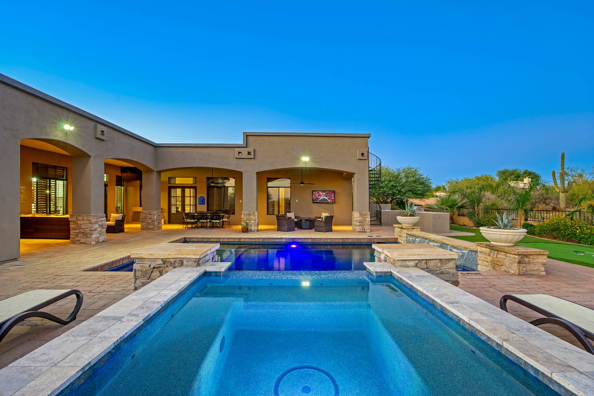 Pinnacle Vista Manor - Image 34