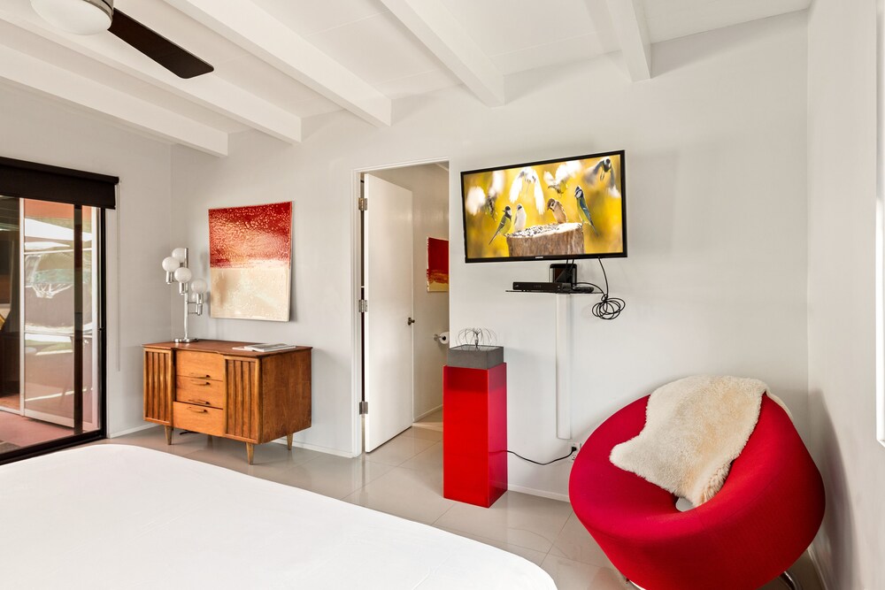 Modern Desert Oasis - Image 8