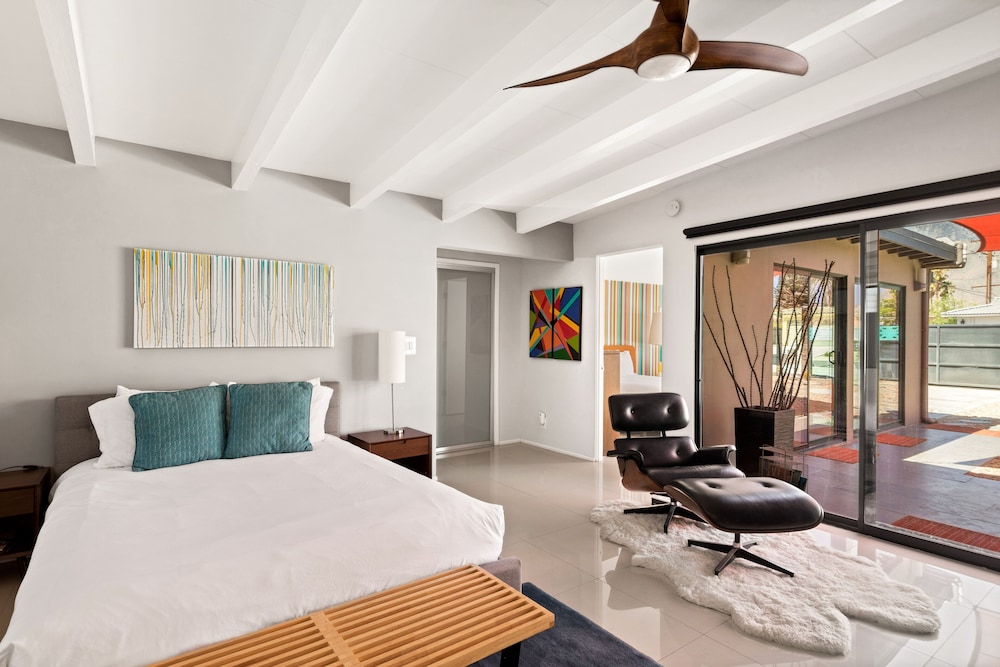 Modern Desert Oasis - Image 9