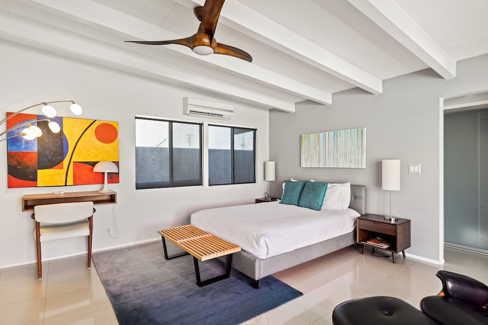 Modern Desert Oasis - Image 12