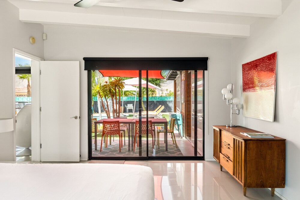 Modern Desert Oasis - Image 13