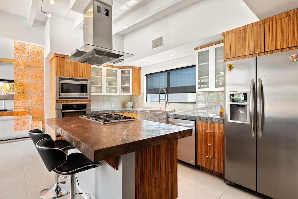 Modern Desert Oasis - Image 15