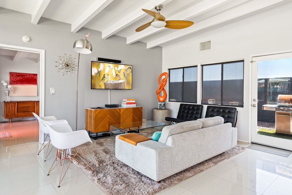 Modern Desert Oasis - Image 22