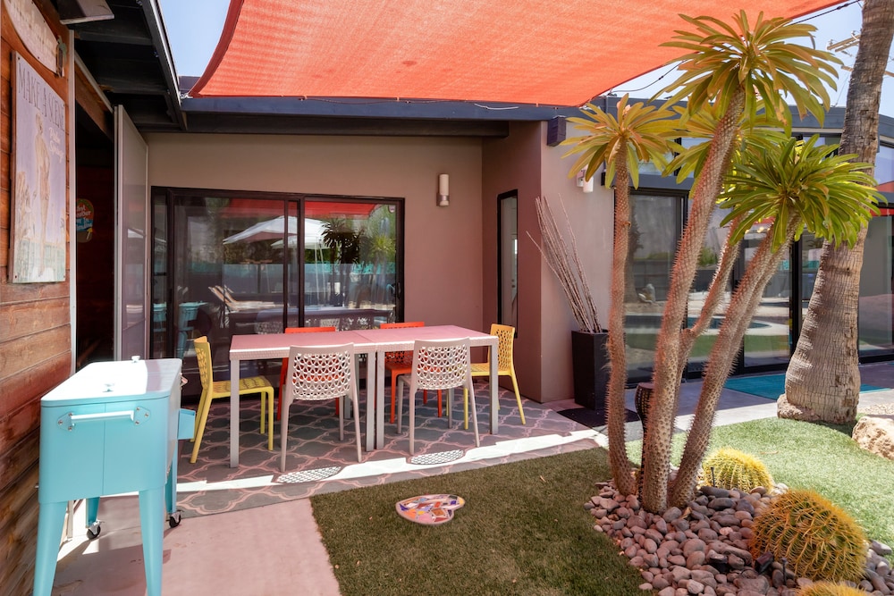 Modern Desert Oasis - Image 27