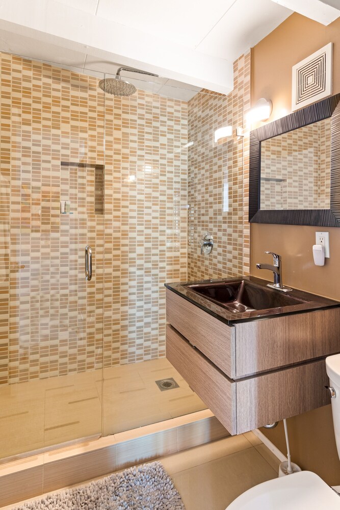 Modern Desert Oasis - Image 31